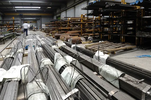 Hall débit aciers _ Est Aciers Industrie