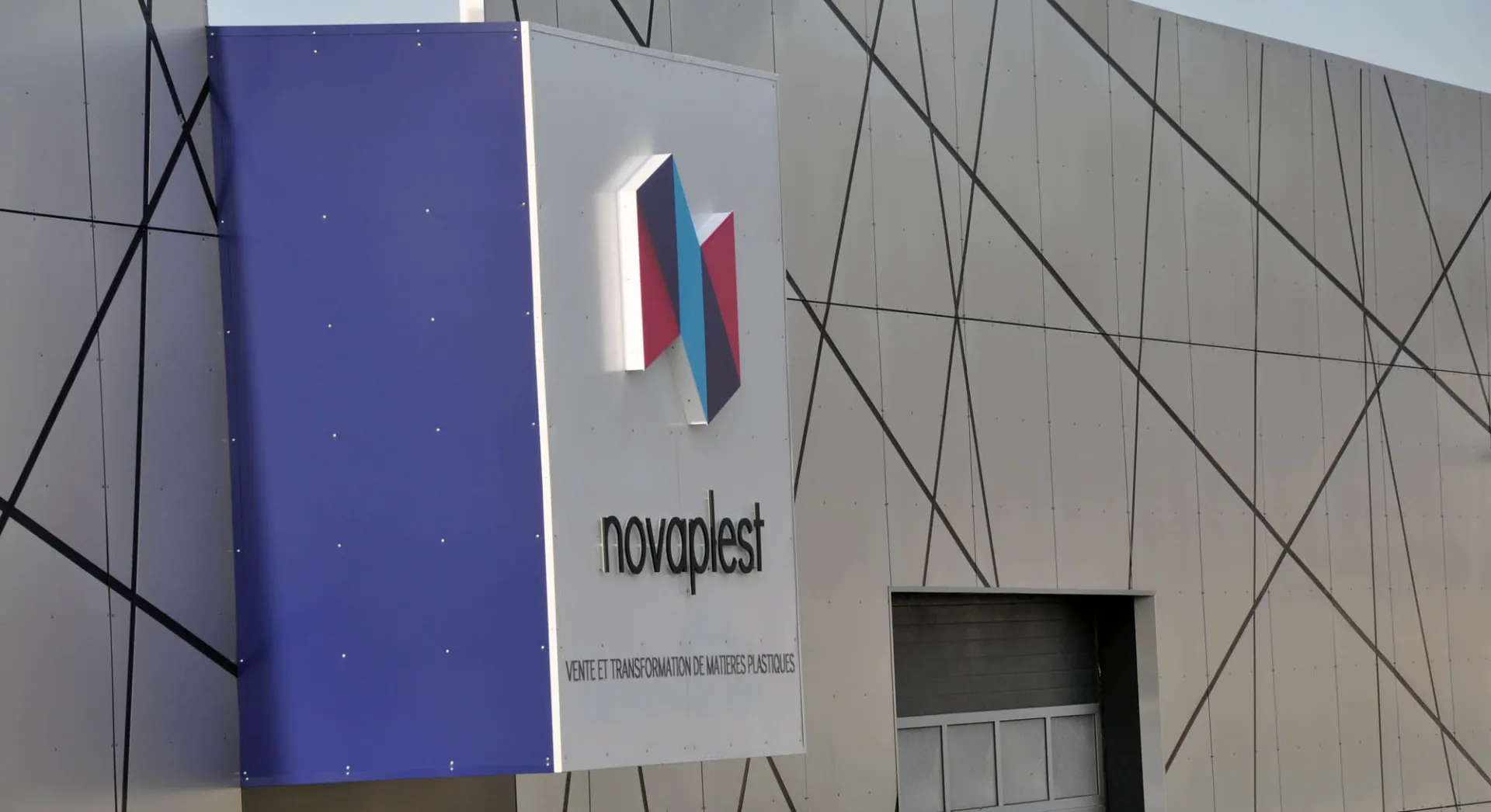 Façade de l'entreprise NOVAPLEST
