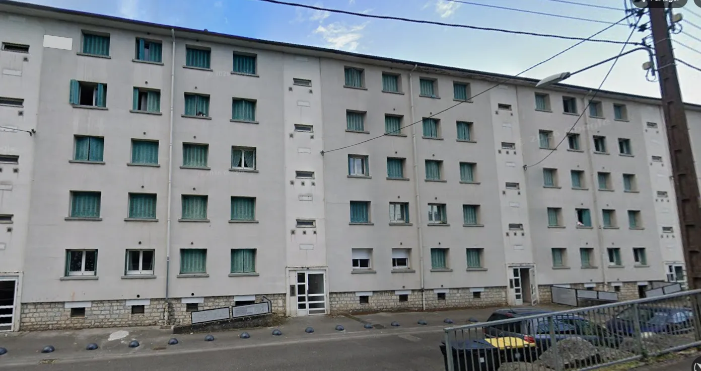 Façade bâtiment cité des montboucons à Besançon