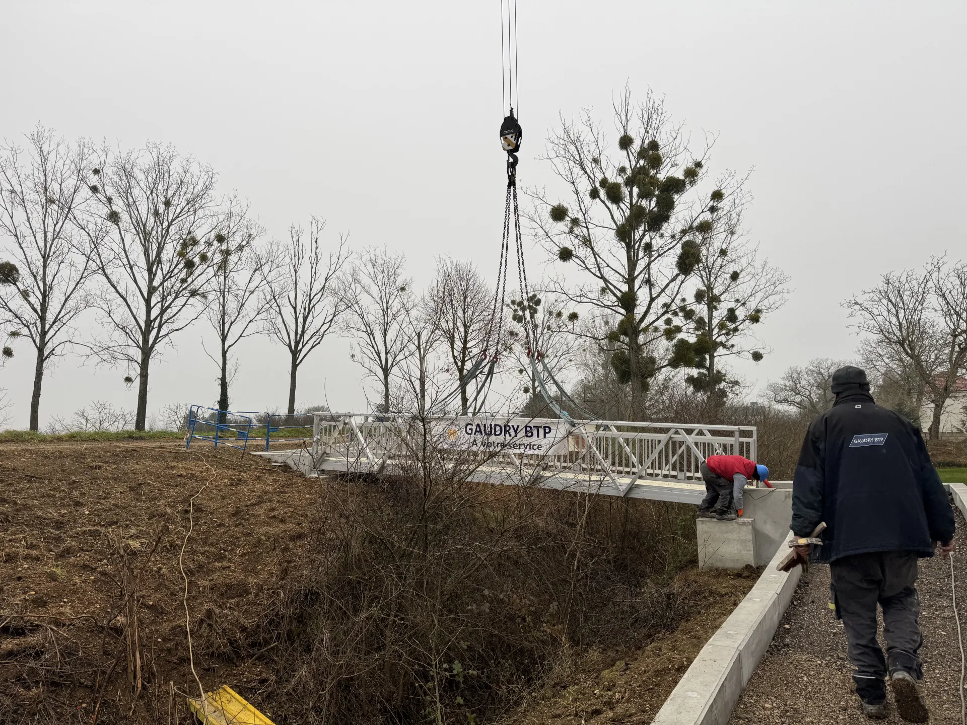 Passerelle piétonne à Thorey-en-Plaine