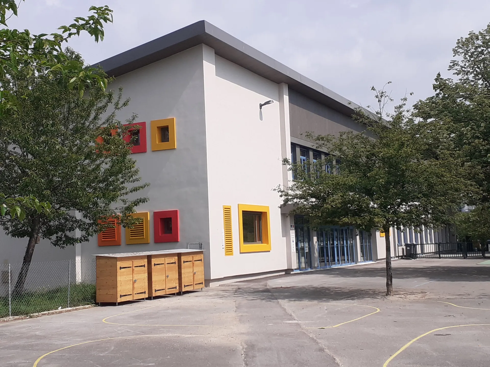 vue extérieure école maternelle Kennedy à Besançon