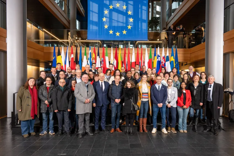 les membres du réseau des acteurs réunis au Parlement européen