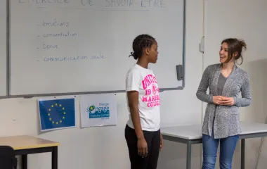 Jeune fille en formation à l'E2C