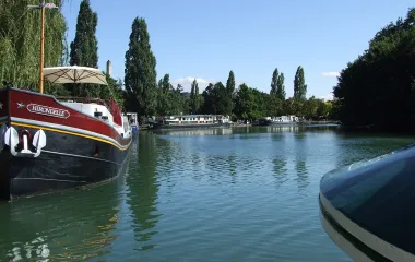 Le port du canal à Dijon